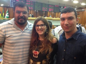 Dirigentes do Sinfar acompanharam a votação: Fábio Basílio(diretor), Lorena Baía (presidente) e Raphael Calixto (diretor)- Câmara de GOiânia 9/01